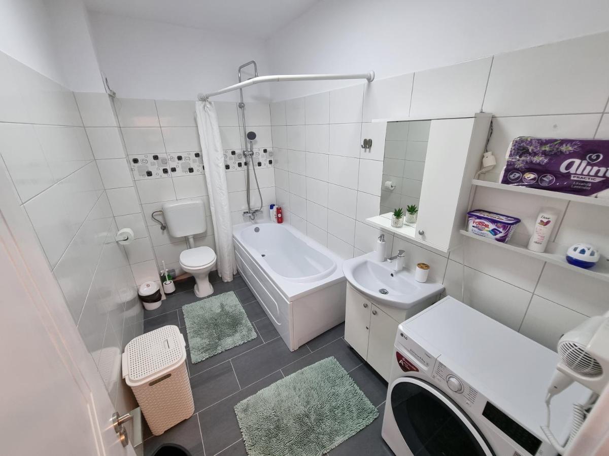 25 Luxury Apartament Bukarest Eksteriør billede
